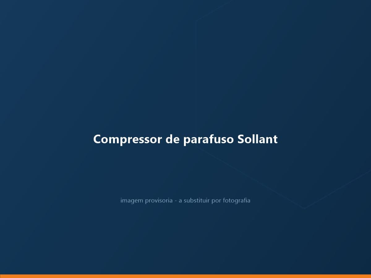 Compressor de parafuso Sollant instalado numa sala de compressores